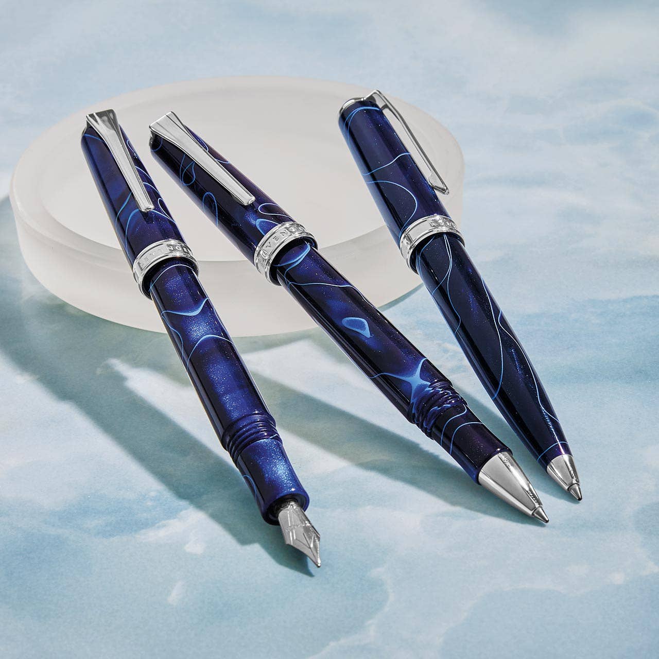 Levenger True Writer Classic Midnight Spark Fountain Pen: Medium
